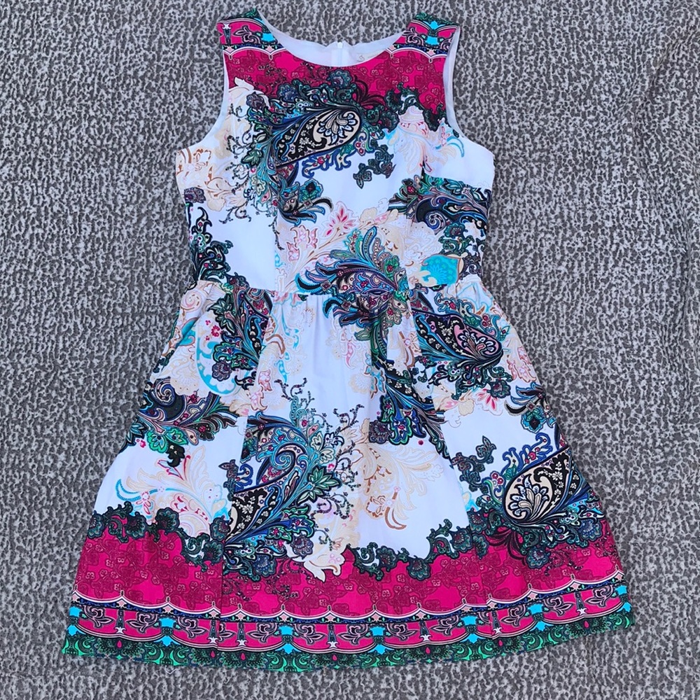 NWOT Beautiful Knee Length Dress! Women’s Size 16